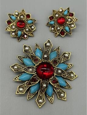 ARTHUR PEPPER SIGNED ART GOLD TONE BROOCH EARRINGS SET RED/BLUE PEARL RHINESTONE
